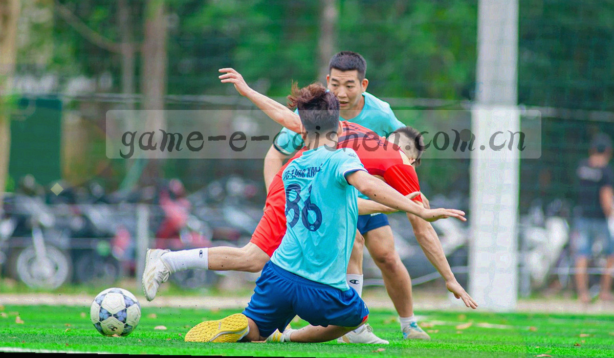 五级台阶图形，每级标注房间名称与积分区间，台阶高度随额度递增